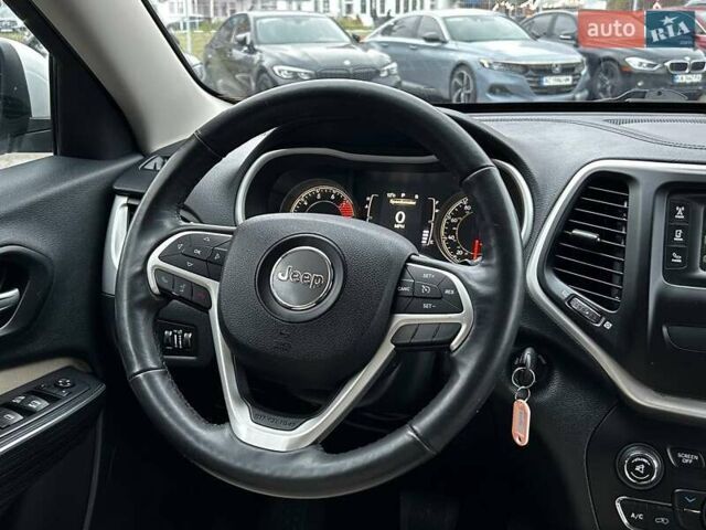 Белый Джип Чероки, объемом двигателя 3.24 л и пробегом 101 тыс. км за 16490 $, фото 27 на Automoto.ua