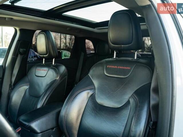 Белый Джип Чероки, объемом двигателя 3.24 л и пробегом 186 тыс. км за 17900 $, фото 35 на Automoto.ua