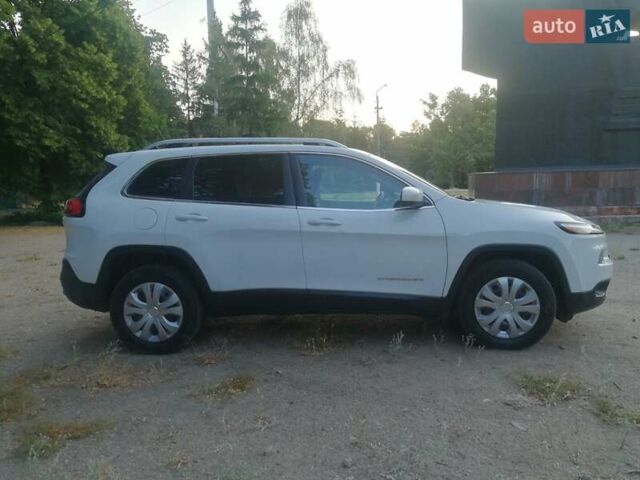 Білий Джип Cherokee, об'ємом двигуна 2.4 л та пробігом 202 тис. км за 12200 $, фото 1 на Automoto.ua