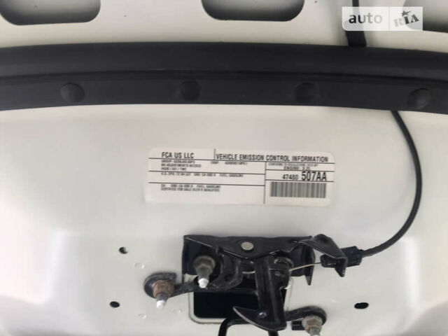 Джип Чероки 2015 в Киеве на Automoto.ua Белый Джип Чероки, объемом двигателя 3.24 л и пробегом 100 тыс. км за 15200 $, фото 62 на Automoto.ua