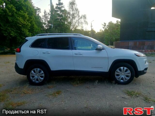 Білий Джип Cherokee, об'ємом двигуна 2.4 л та пробігом 202 тис. км за 12200 $, фото 8 на Automoto.ua