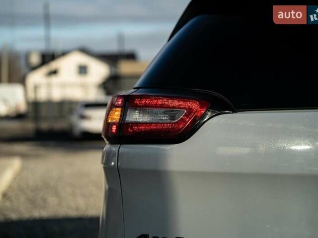 Белый Джип Чероки, объемом двигателя 3.24 л и пробегом 186 тыс. км за 17900 $, фото 7 на Automoto.ua