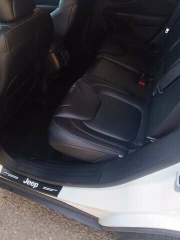 Білий Джип Cherokee, об'ємом двигуна 2.36 л та пробігом 161 тис. км за 16000 $, фото 12 на Automoto.ua