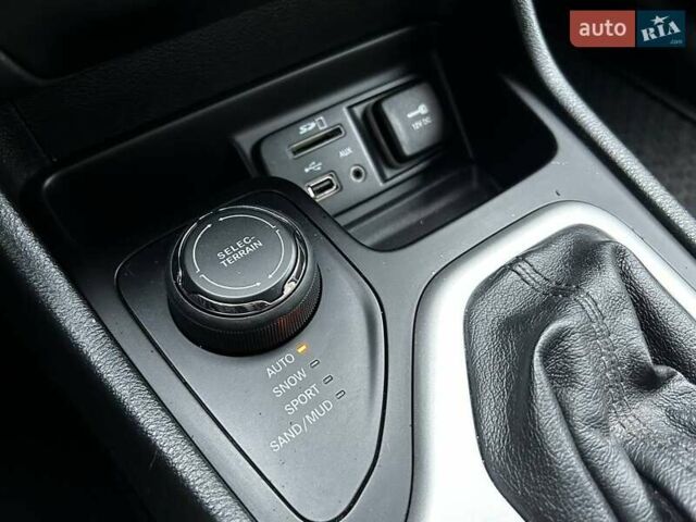 Белый Джип Чероки, объемом двигателя 3.24 л и пробегом 101 тыс. км за 16490 $, фото 22 на Automoto.ua