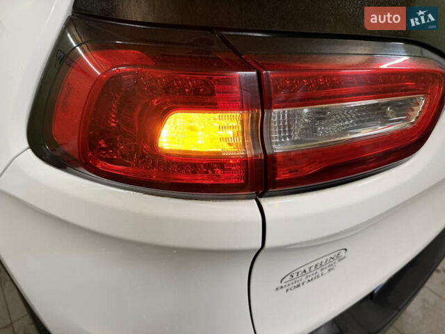 Белый Джип Чероки, объемом двигателя 3.24 л и пробегом 192 тыс. км за 13700 $, фото 22 на Automoto.ua