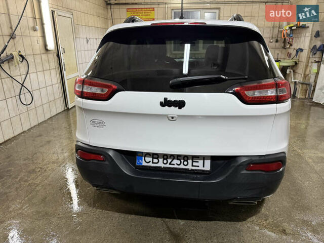 Белый Джип Чероки, объемом двигателя 3.24 л и пробегом 192 тыс. км за 13700 $, фото 3 на Automoto.ua