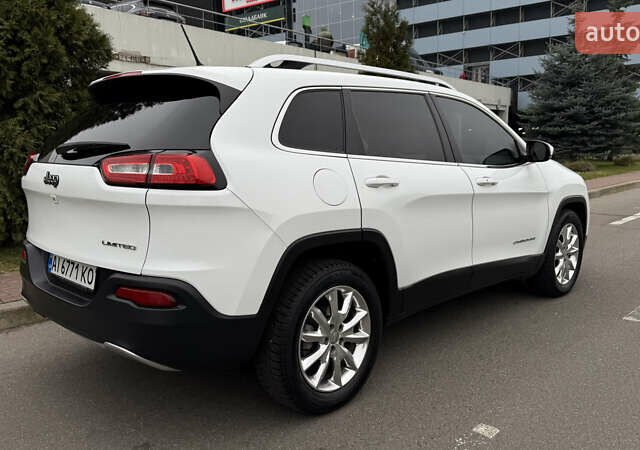 Белый Джип Чероки, объемом двигателя 2.36 л и пробегом 170 тыс. км за 13200 $, фото 13 на Automoto.ua