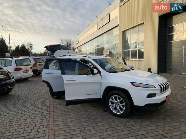 Білий Джип Cherokee, об'ємом двигуна 2.36 л та пробігом 297 тис. км за 9650 $, фото 25 на Automoto.ua