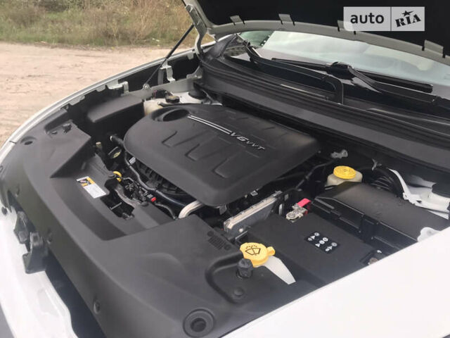 Джип Чероки 2015 в Киеве на Automoto.ua Белый Джип Чероки, объемом двигателя 3.24 л и пробегом 100 тыс. км за 15200 $, фото 67 на Automoto.ua