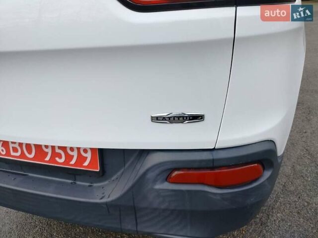 Белый Джип Чероки, объемом двигателя 0 л и пробегом 189 тыс. км за 11700 $, фото 17 на Automoto.ua