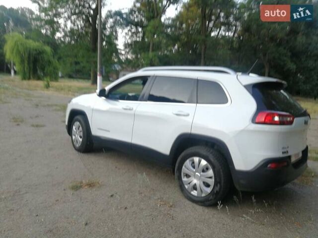 Білий Джип Cherokee, об'ємом двигуна 2.4 л та пробігом 202 тис. км за 12200 $, фото 3 на Automoto.ua