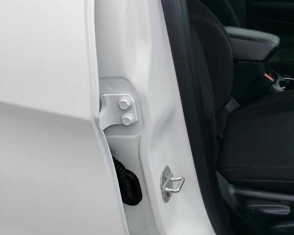 Белый Джип Чероки, объемом двигателя 0 л и пробегом 189 тыс. км за 11700 $, фото 42 на Automoto.ua