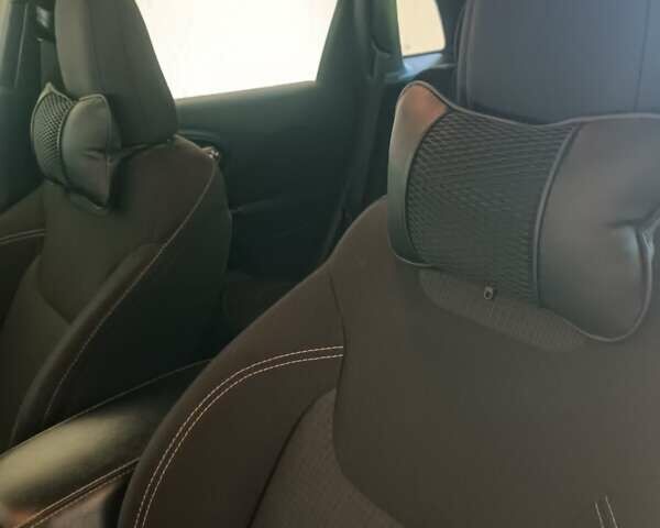 Білий Джип Cherokee, об'ємом двигуна 2.36 л та пробігом 240 тис. км за 14000 $, фото 1 на Automoto.ua