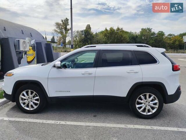 Джип Cherokee 2015 у Києві на Automoto.ua Білий Джип Cherokee, об'ємом двигуна 3.24 л та пробігом 148 тис. км за 13800 $, фото 4 на Automoto.ua