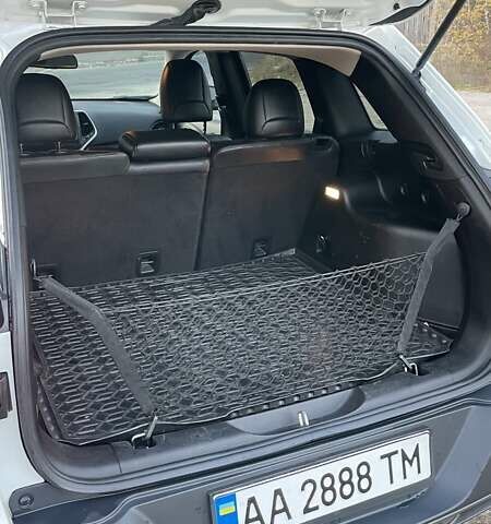 Білий Джип Cherokee, об'ємом двигуна 3.2 л та пробігом 154 тис. км за 15350 $, фото 11 на Automoto.ua