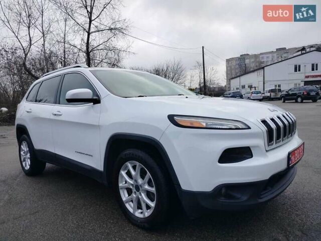 Белый Джип Чероки, объемом двигателя 0 л и пробегом 189 тыс. км за 11700 $, фото 2 на Automoto.ua