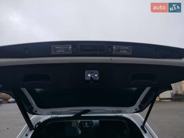 Белый Джип Чероки, объемом двигателя 0 л и пробегом 189 тыс. км за 11700 $, фото 33 на Automoto.ua