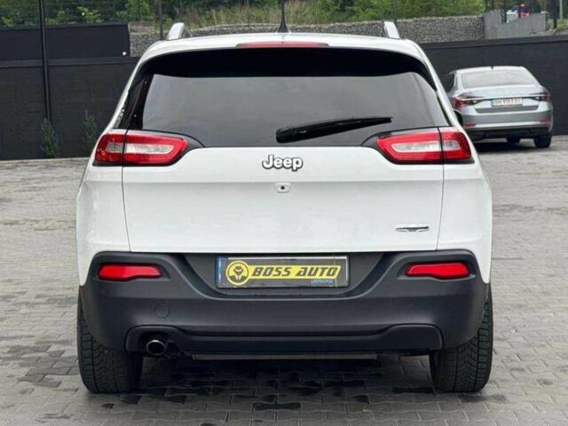 Білий Джип Cherokee, об'ємом двигуна 2.4 л та пробігом 48 тис. км за 15500 $, фото 4 на Automoto.ua