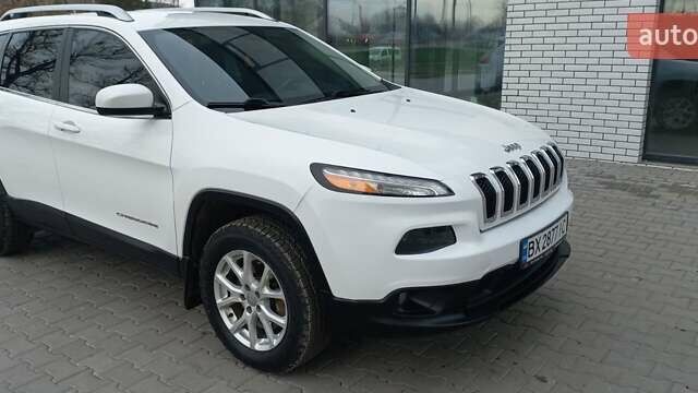 Білий Джип Cherokee, об'ємом двигуна 2.4 л та пробігом 221 тис. км за 12550 $, фото 13 на Automoto.ua
