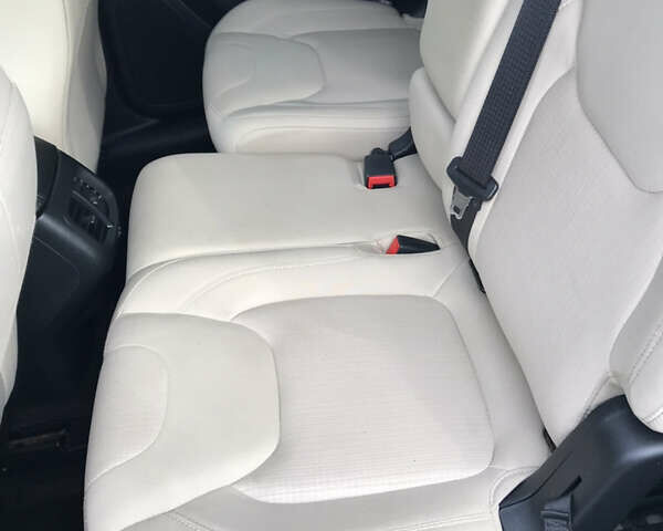 Джип Чероки 2015 в Киеве на Automoto.ua Белый Джип Чероки, объемом двигателя 3.24 л и пробегом 100 тыс. км за 15200 $, фото 39 на Automoto.ua