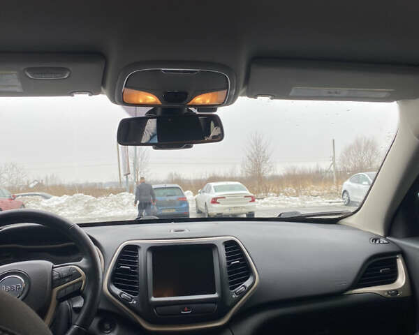 Белый Джип Чероки, объемом двигателя 2.36 л и пробегом 100 тыс. км за 13500 $, фото 23 на Automoto.ua