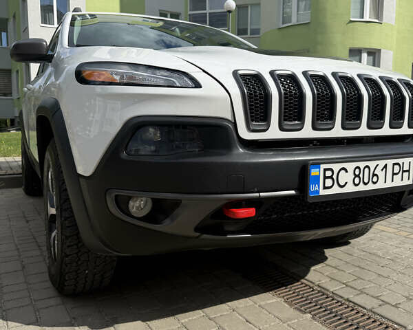 Білий Джип Cherokee, об'ємом двигуна 3.24 л та пробігом 175 тис. км за 16000 $, фото 15 на Automoto.ua