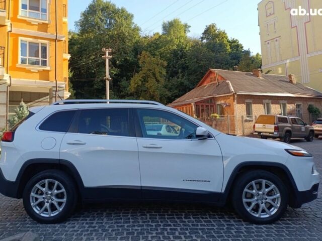 Белый Джип Чероки, объемом двигателя 0 л и пробегом 110 тыс. км за 14000 $, фото 2 на Automoto.ua
