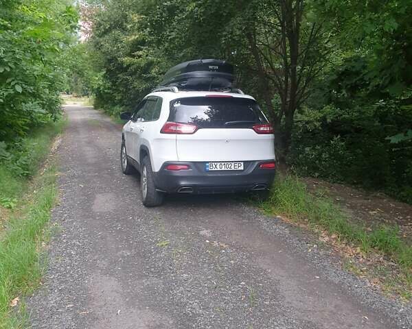 Джип Cherokee 2015 у Хмельницькому на Automoto.ua Білий Джип Cherokee, об'ємом двигуна 3.24 л та пробігом 202 тис. км за 14500 $, фото 21 на Automoto.ua