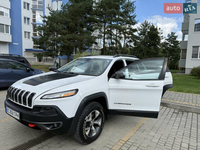 Білий Джип Cherokee, об'ємом двигуна 3.24 л та пробігом 175 тис. км за 16000 $, фото 41 на Automoto.ua