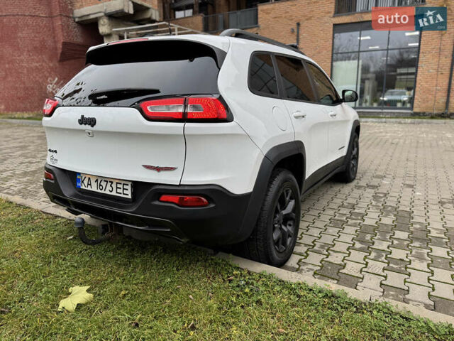 Білий Джип Cherokee, об'ємом двигуна 3.24 л та пробігом 185 тис. км за 16000 $, фото 6 на Automoto.ua