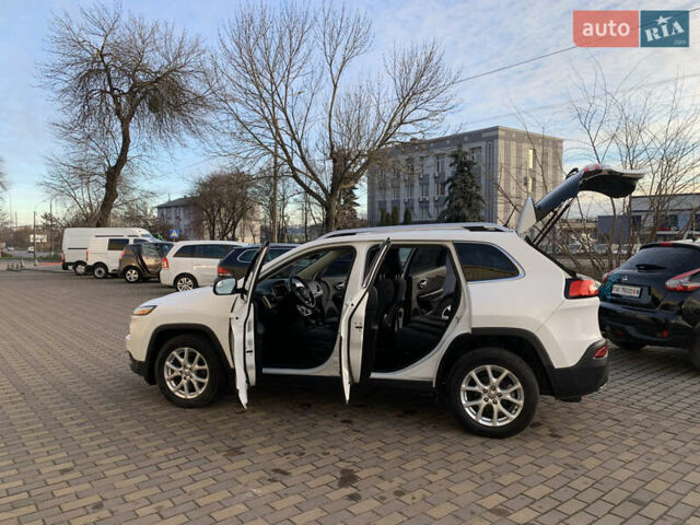 Білий Джип Cherokee, об'ємом двигуна 2.36 л та пробігом 297 тис. км за 9650 $, фото 27 на Automoto.ua