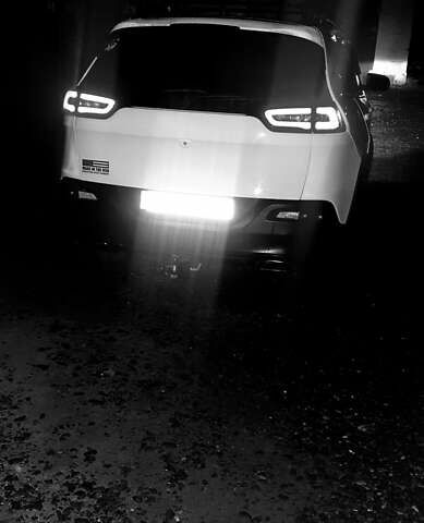 Джип Cherokee 2015 у Хмельницькому на Automoto.ua Білий Джип Cherokee, об'ємом двигуна 3.24 л та пробігом 202 тис. км за 14500 $, фото 12 на Automoto.ua