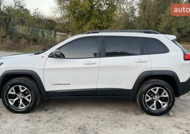 Білий Джип Cherokee, об'ємом двигуна 3.2 л та пробігом 154 тис. км за 15350 $, фото 2 на Automoto.ua