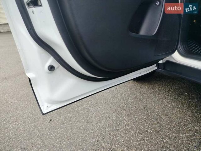 Белый Джип Чероки, объемом двигателя 0 л и пробегом 189 тыс. км за 11700 $, фото 27 на Automoto.ua