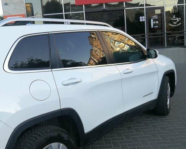 Білий Джип Cherokee, об'ємом двигуна 2.4 л та пробігом 202 тис. км за 12200 $, фото 52 на Automoto.ua