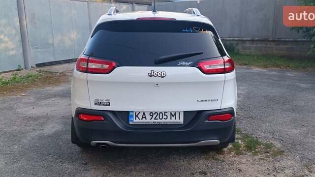 Білий Джип Cherokee, об'ємом двигуна 2.36 л та пробігом 161 тис. км за 16000 $, фото 7 на Automoto.ua