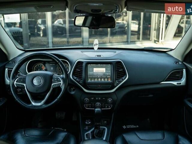 Белый Джип Чероки, объемом двигателя 3.24 л и пробегом 186 тыс. км за 17900 $, фото 22 на Automoto.ua