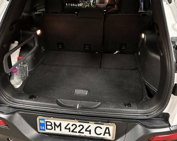 Білий Джип Cherokee, об'ємом двигуна 2.36 л та пробігом 260 тис. км за 11000 $, фото 19 на Automoto.ua