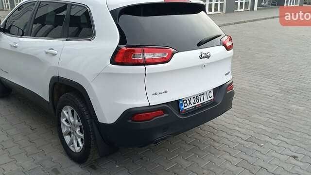 Білий Джип Cherokee, об'ємом двигуна 2.4 л та пробігом 221 тис. км за 12550 $, фото 9 на Automoto.ua