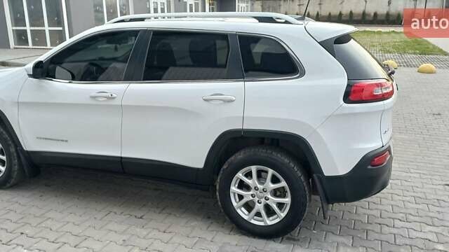 Білий Джип Cherokee, об'ємом двигуна 2.4 л та пробігом 221 тис. км за 12550 $, фото 10 на Automoto.ua