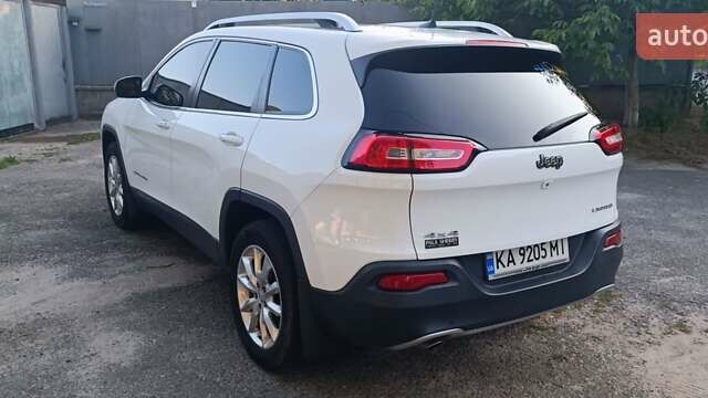 Білий Джип Cherokee, об'ємом двигуна 2.36 л та пробігом 161 тис. км за 16000 $, фото 5 на Automoto.ua