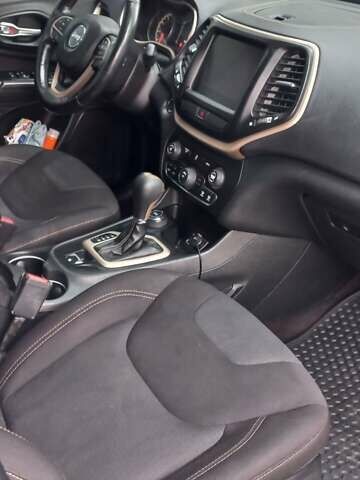 Білий Джип Cherokee, об'ємом двигуна 2.4 л та пробігом 221 тис. км за 12550 $, фото 7 на Automoto.ua