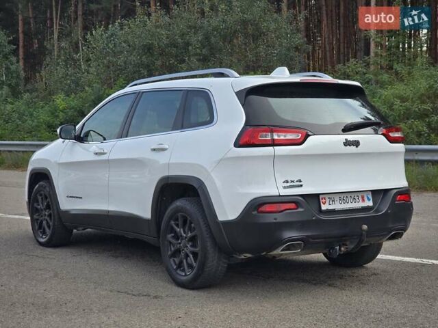 Белый Джип Чероки, объемом двигателя 2.2 л и пробегом 148 тыс. км за 15999 $, фото 3 на Automoto.ua
