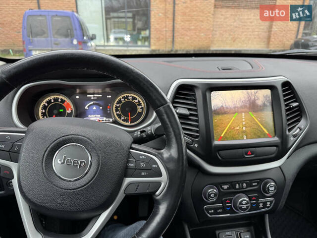Білий Джип Cherokee, об'ємом двигуна 3.24 л та пробігом 185 тис. км за 16000 $, фото 14 на Automoto.ua