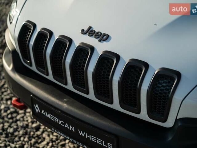 Белый Джип Чероки, объемом двигателя 3.24 л и пробегом 186 тыс. км за 17900 $, фото 13 на Automoto.ua