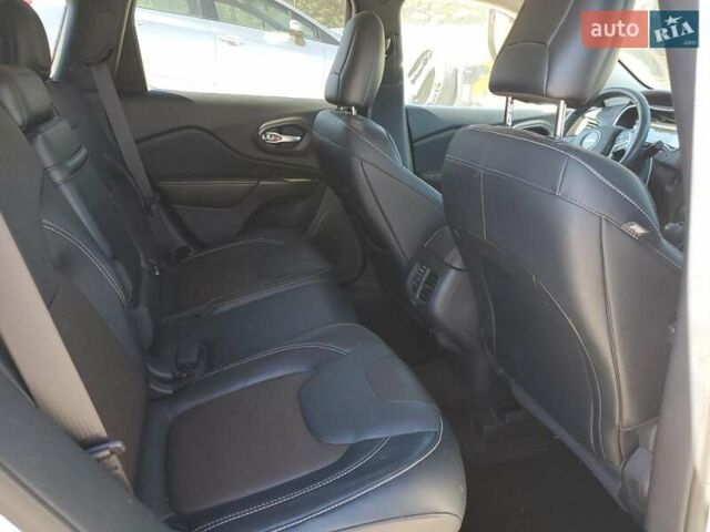 Джип Cherokee 2015 у Черкасах на Automoto.ua Білий Джип Cherokee, об'ємом двигуна 3.2 л та пробігом 119 тис. км за 1600 $, фото 10 на Automoto.ua
