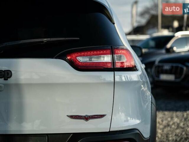 Белый Джип Чероки, объемом двигателя 3.24 л и пробегом 186 тыс. км за 17900 $, фото 8 на Automoto.ua