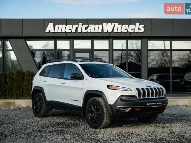 Белый Джип Чероки, объемом двигателя 3.24 л и пробегом 186 тыс. км за 17900 $, фото 2 на Automoto.ua