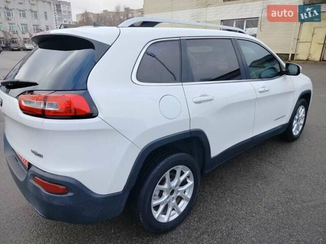Белый Джип Чероки, объемом двигателя 0 л и пробегом 189 тыс. км за 11700 $, фото 11 на Automoto.ua