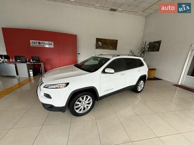 Джип Чероки 2015 в Черновцах на Automoto.ua Белый Джип Чероки, объемом двигателя 2.36 л и пробегом 123 тыс. км за 12990 $, фото 20 на Automoto.ua